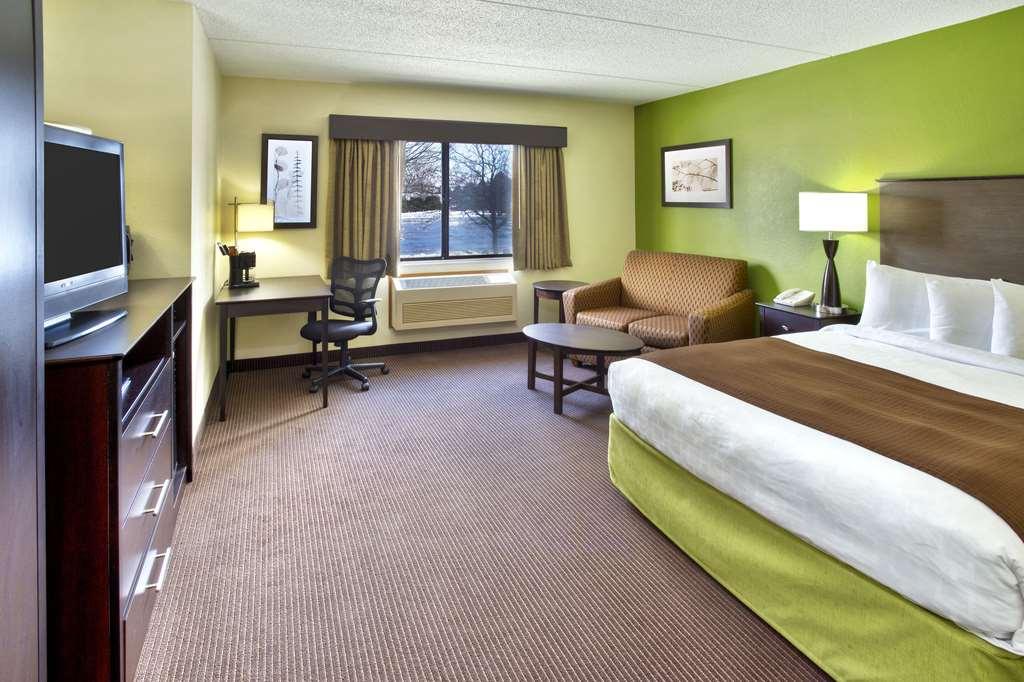 Quality Inn Oshkosh Habitación foto